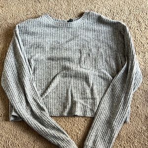 Grey crop Wild Fable lightweight sweater!